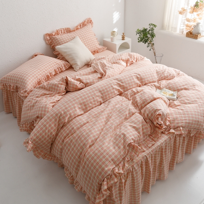 91家纺网 家纺一手货源 找家纺 忘忧草2023新款全棉色织水洗棉床裙款四件套  简爱-粉