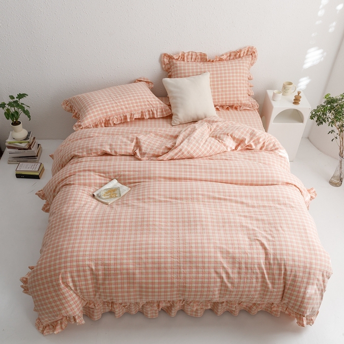 91家纺网 家纺一手货源 找家纺 忘忧草2023新款全棉色织水洗棉床裙款四件套  简爱-粉