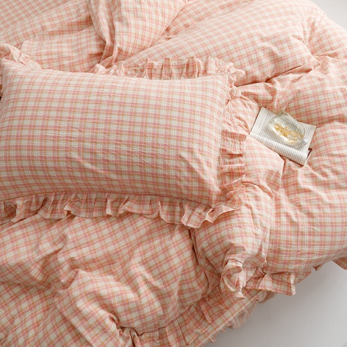 91家纺网 家纺一手货源 找家纺 忘忧草2023新款全棉色织水洗棉床裙款四件套  简爱-粉