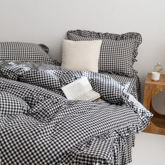 91家纺网 家纺一手货源 找家纺 忘忧草2023新款全棉色织水洗棉床裙款四件套  雅尚-黑小格