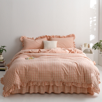 91家纺网 家纺一手货源 找家纺 忘忧草2023新款全棉色织水洗棉床裙款四件套  简爱-粉