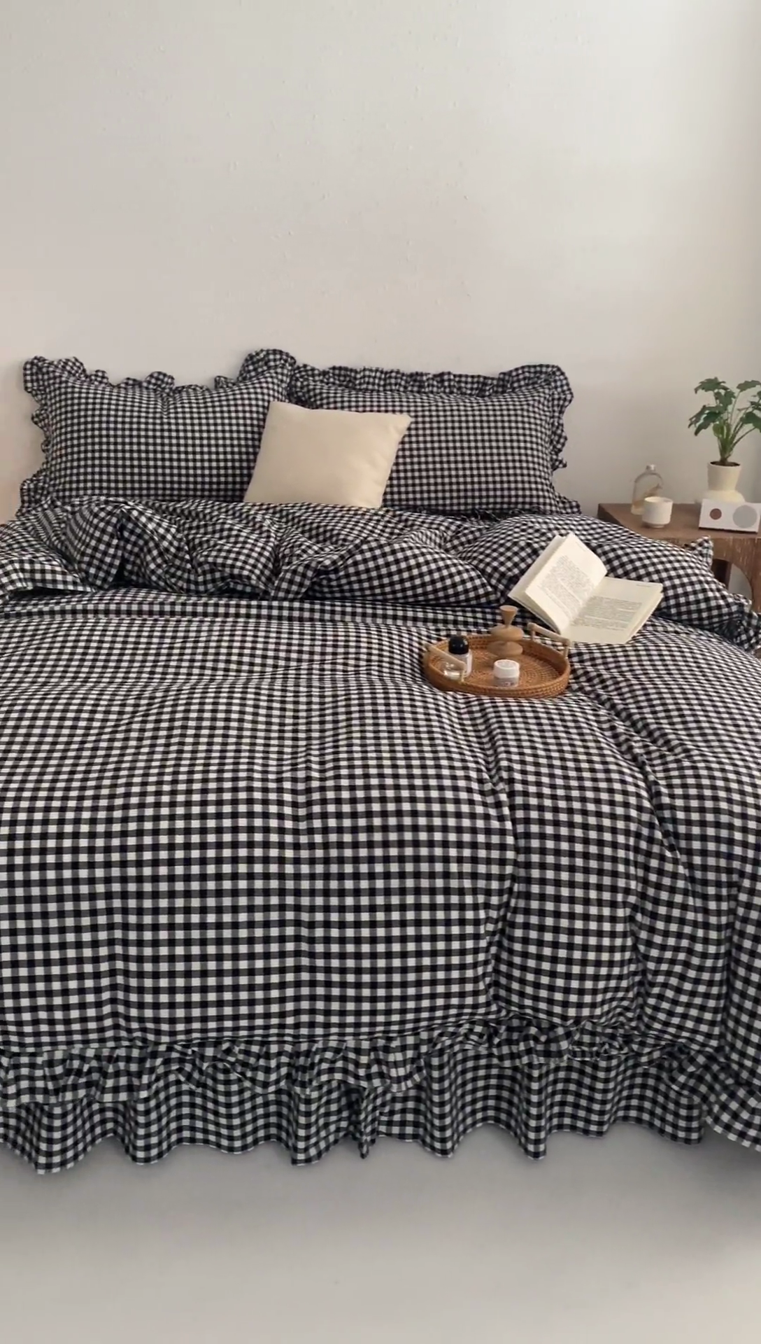 91家纺网 家纺一手货源 找家纺 忘忧草2023新款全棉色织水洗棉床裙款四件套  雅尚-黑小格