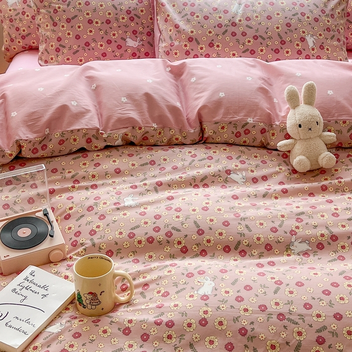 91家纺网 家纺一手货源 找家纺 顾里 2023韩系氛围全棉四件套 花丛奶兔