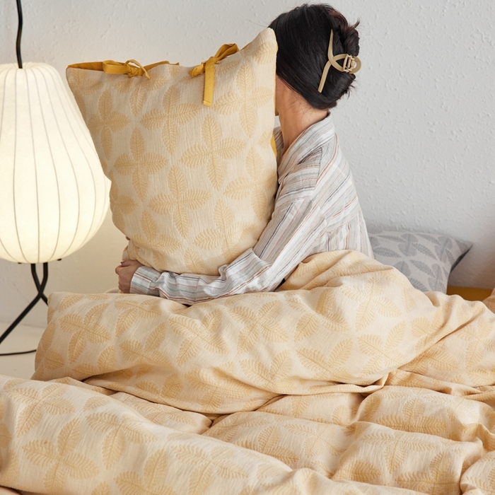 91家纺网 家纺一手货源 找家纺 （总）安莱生活 2023年新款高端双层纱栀子花色织大提花蝴蝶结工艺款四件套