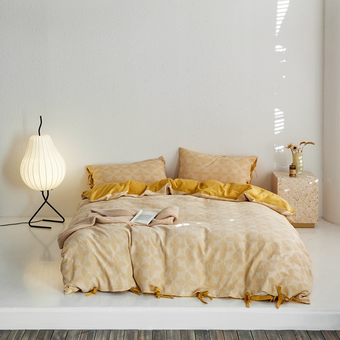 91家纺网 家纺一手货源 找家纺 安莱生活 2023年新款高端双层纱栀子花色织大提花蝴蝶结工艺款四件套 幸运草-姜黄