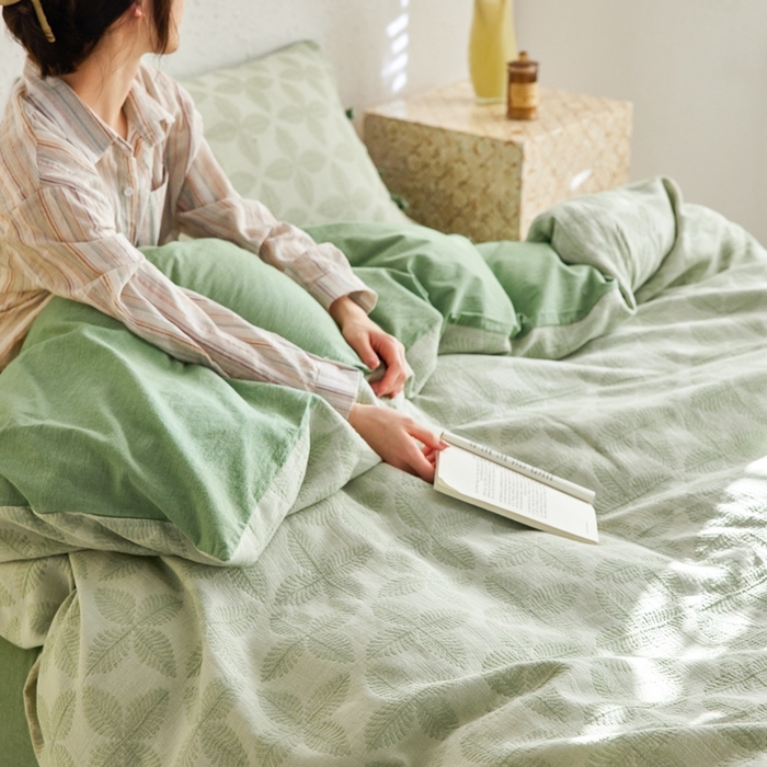 91家纺网 家纺一手货源 找家纺 安莱生活 2023年新款高端双层纱栀子花色织大提花蝴蝶结工艺款四件套 幸运草-嫩绿