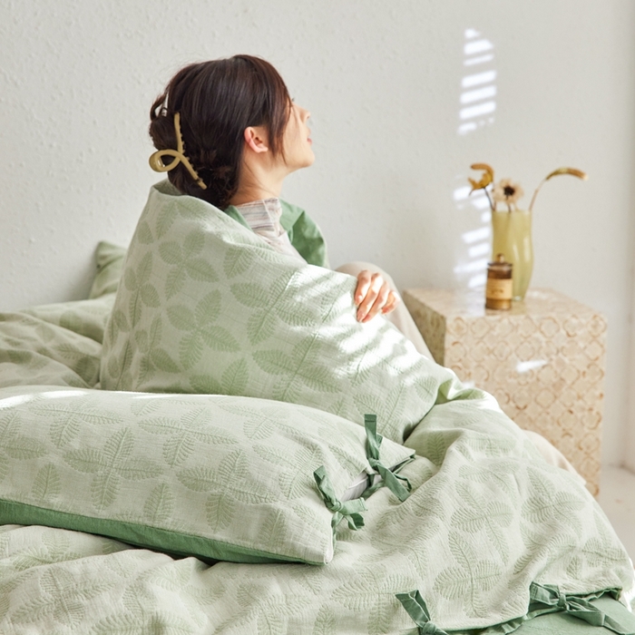 91家纺网 家纺一手货源 找家纺 安莱生活 2023年新款高端双层纱栀子花色织大提花蝴蝶结工艺款四件套 幸运草-嫩绿