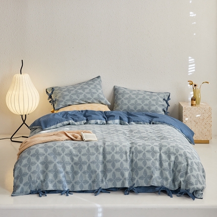 91家纺网 家纺一手货源 找家纺 安莱生活 2023年新款高端双层纱栀子花色织大提花蝴蝶结工艺款四件套 幸运草-深蓝