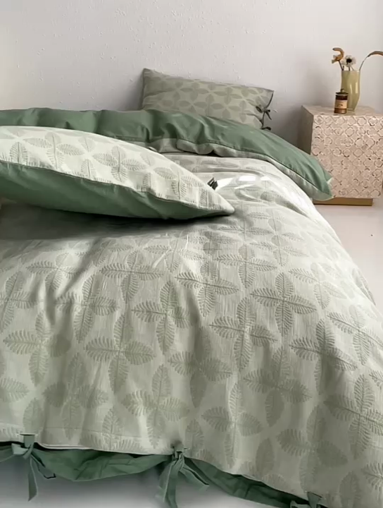 91家纺网 家纺一手货源 找家纺 安莱生活 2023年新款高端双层纱栀子花色织大提花蝴蝶结工艺款四件套 幸运草-嫩绿