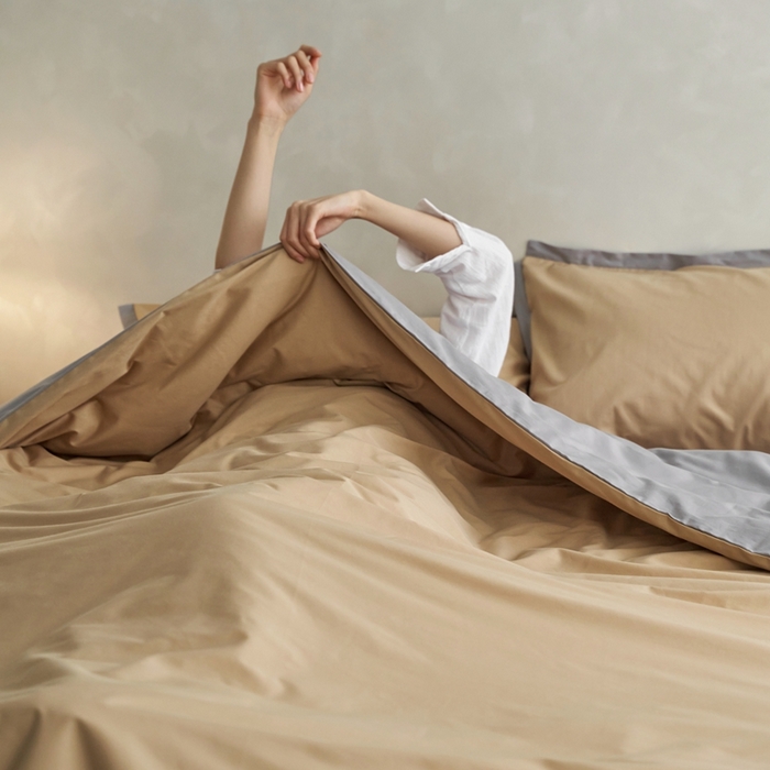 91家纺网 家纺一手货源 找家纺 安莱生活 2023新款60贡缎双拼小宽边四件套 卡其双拼浅灰