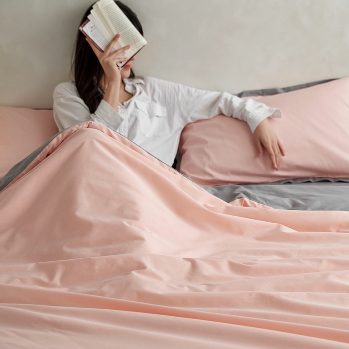 91家纺网 家纺一手货源 找家纺 安莱生活 2023新款60贡缎双拼小宽边四件套 嫩粉双拼浅灰