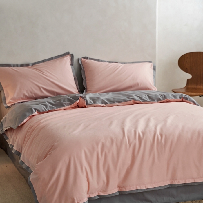 91家纺网 家纺一手货源 找家纺 安莱生活 2023新款60贡缎双拼小宽边四件套 嫩粉双拼浅灰