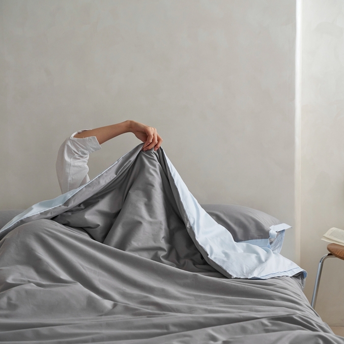 91家纺网 家纺一手货源 找家纺 安莱生活 2023新款60贡缎双拼小宽边四件套 浅灰双拼淡蓝