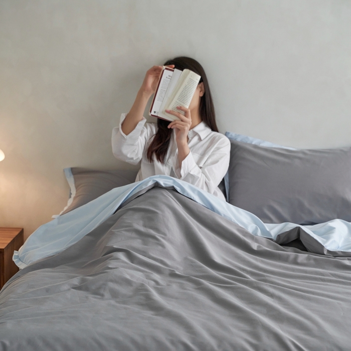 91家纺网 家纺一手货源 找家纺 安莱生活 2023新款60贡缎双拼小宽边四件套 浅灰双拼淡蓝