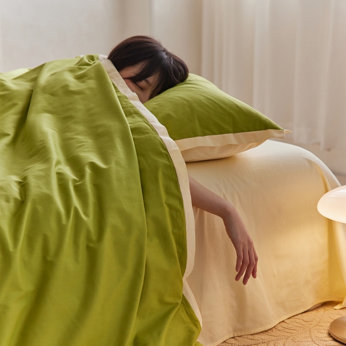 91家纺网 家纺一手货源 找家纺 安莱生活 2023新款60贡缎双拼小宽边四件套 果绿双拼奶黄