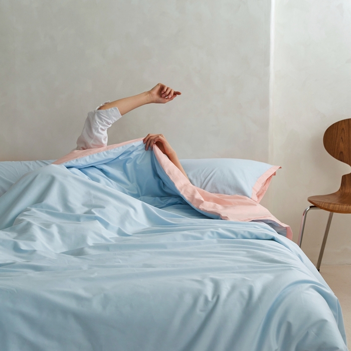 91家纺网 家纺一手货源 找家纺 安莱生活 2023新款60贡缎双拼小宽边四件套 淡蓝双拼嫩粉