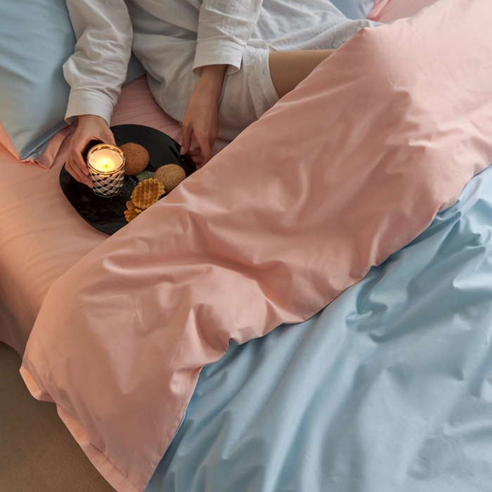 91家纺网 家纺一手货源 找家纺 安莱生活 2023新款60贡缎双拼小宽边四件套 淡蓝双拼嫩粉