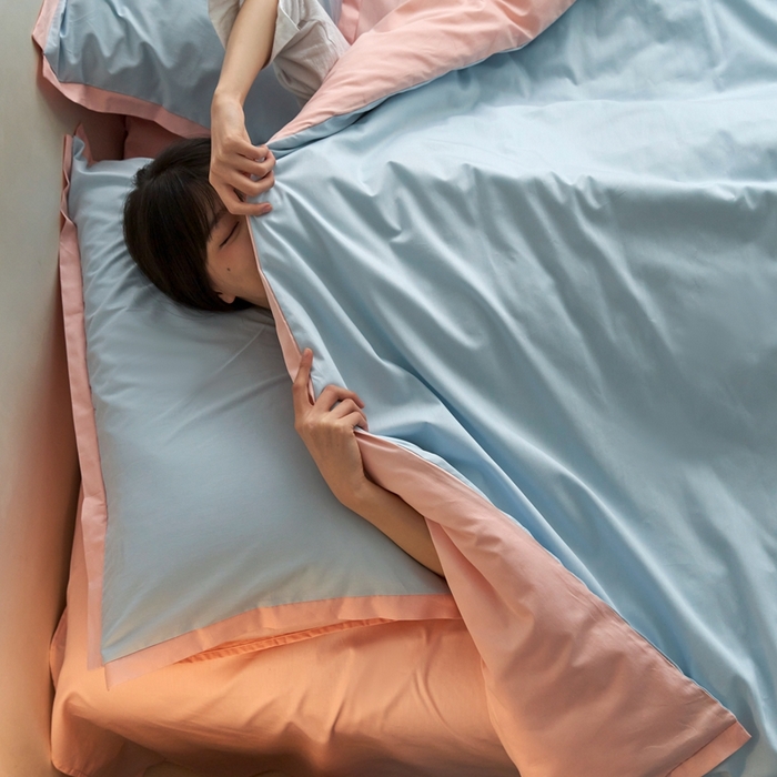 91家纺网 家纺一手货源 找家纺 安莱生活 2023新款60贡缎双拼小宽边四件套 淡蓝双拼嫩粉