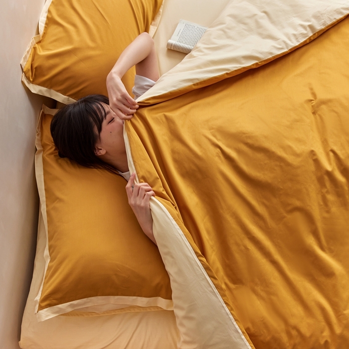 91家纺网 家纺一手货源 找家纺 安莱生活 2023新款60贡缎双拼小宽边四件套 淡茶双拼奶黄