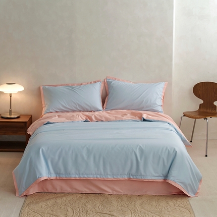 91家纺网 家纺一手货源 找家纺 安莱生活 2023新款60贡缎双拼小宽边四件套 淡蓝双拼嫩粉