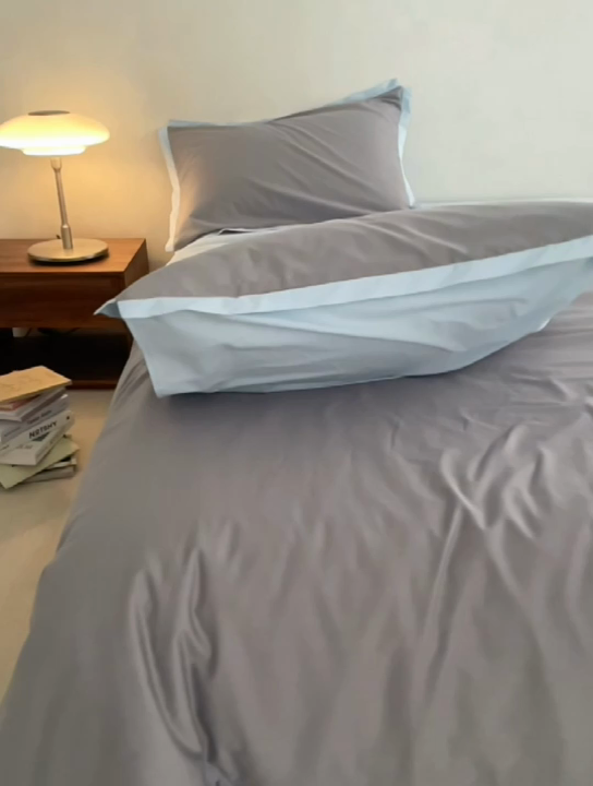 91家纺网 家纺一手货源 找家纺 安莱生活 2023新款60贡缎双拼小宽边四件套 浅灰双拼淡蓝