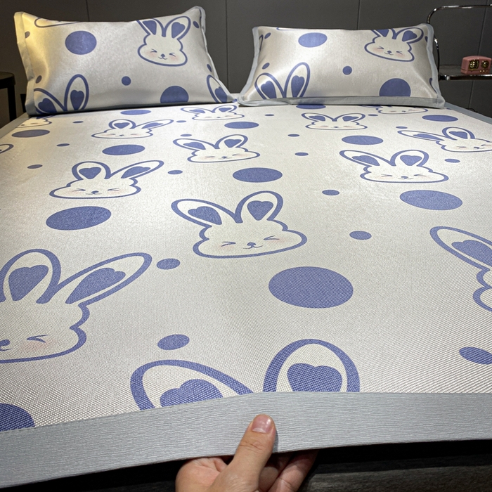 91家纺网 家纺一手货源 找家纺 安哆啦2024新款数码印花冰藤席 圆点兔兔