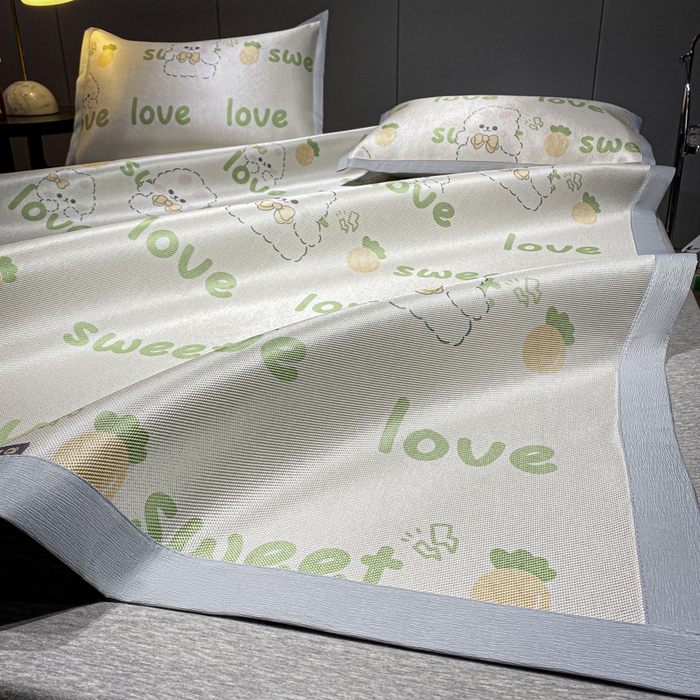 91家纺网 家纺一手货源 找家纺 安哆啦2024新款数码印花冰藤席 字母兔兔