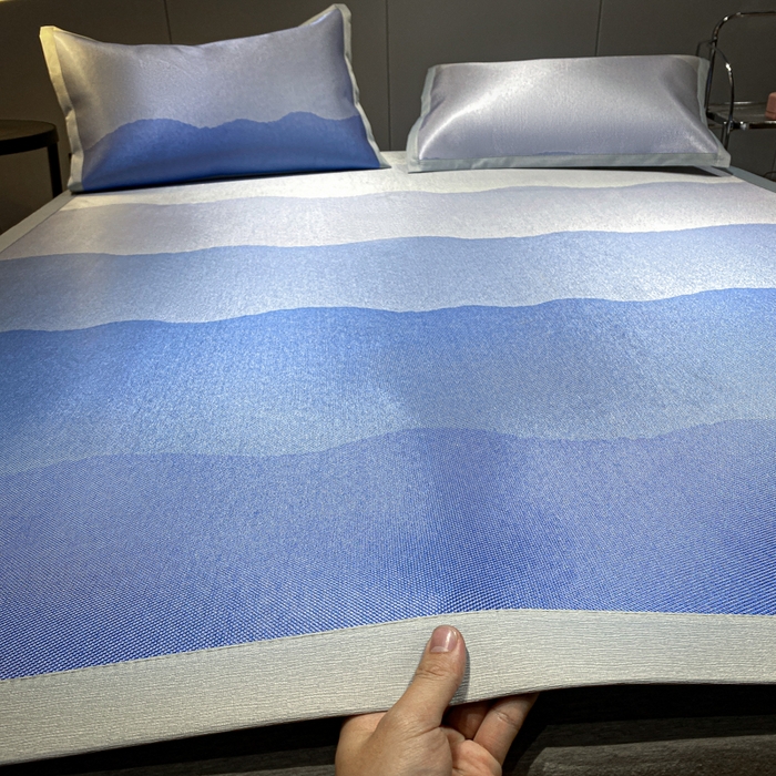 91家纺网 家纺一手货源 找家纺 安哆啦2024新款数码印花冰藤席 蓝色渐变