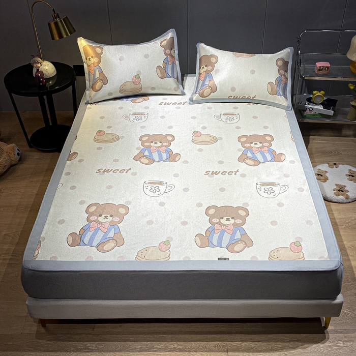 91家纺网 家纺一手货源 找家纺 安哆啦2024新款数码印花冰藤席 蛋糕小熊