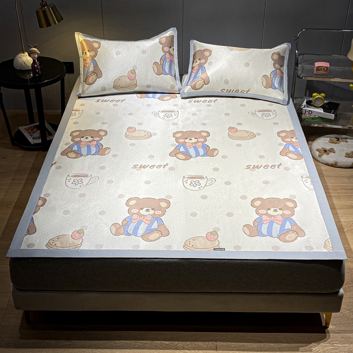 91家纺网 家纺一手货源 找家纺 安哆啦2024新款数码印花冰藤席 蛋糕小熊