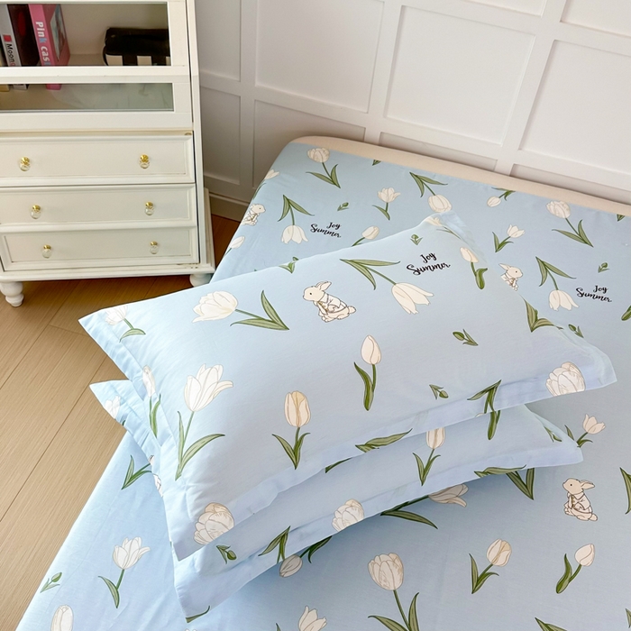 91家纺网 家纺一手货源 找家纺 帛织澜家纺 2025新款12868全棉喷气印花枕套 百合兔