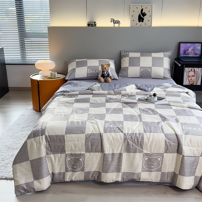 91家纺网 家纺一手货源 找家纺 梦舒羽 2025新款夏凉被空调被可机洗儿童被夏季双人夏被四件套 格子小熊