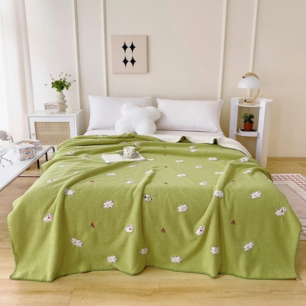 91家纺网 家纺一手货源 找家纺 恋佳2023新款云朵绒绣花毯毛毯 兔子