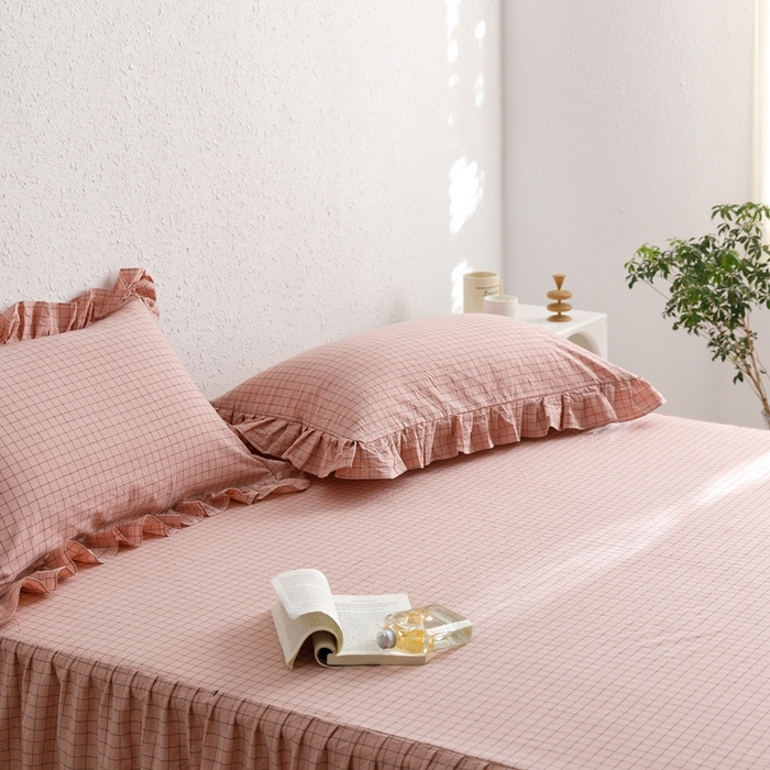 91家纺网 家纺一手货源 找家纺 忘忧草 2023新款全棉色织水洗棉床裙纯棉格子 格物-豆沙