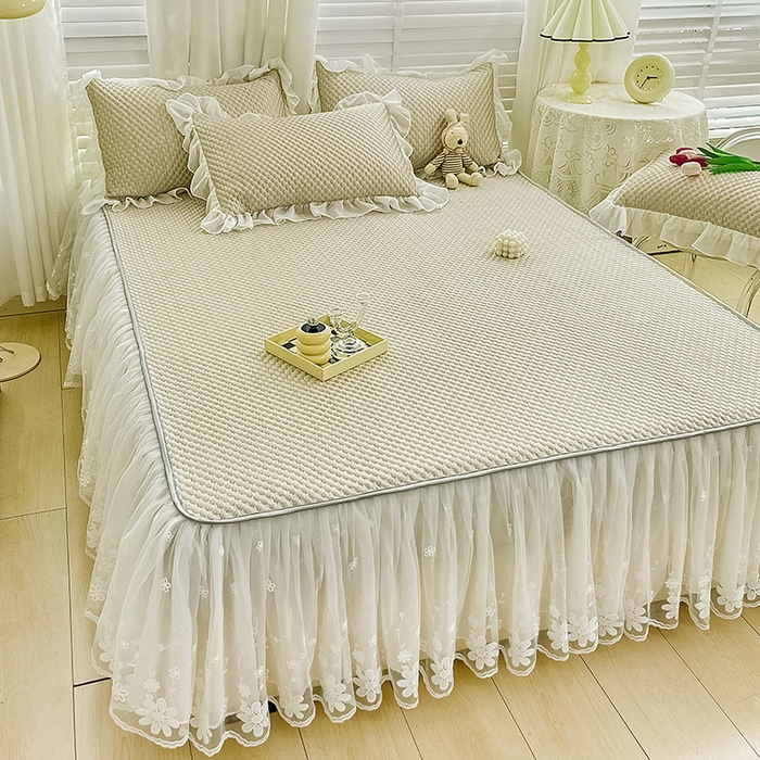 91家纺网 家纺一手货源 找家纺 罗艺轩 2024新款抗菌高克重双层复合床裙款豆豆席三件套 倾城雅韵 咖色