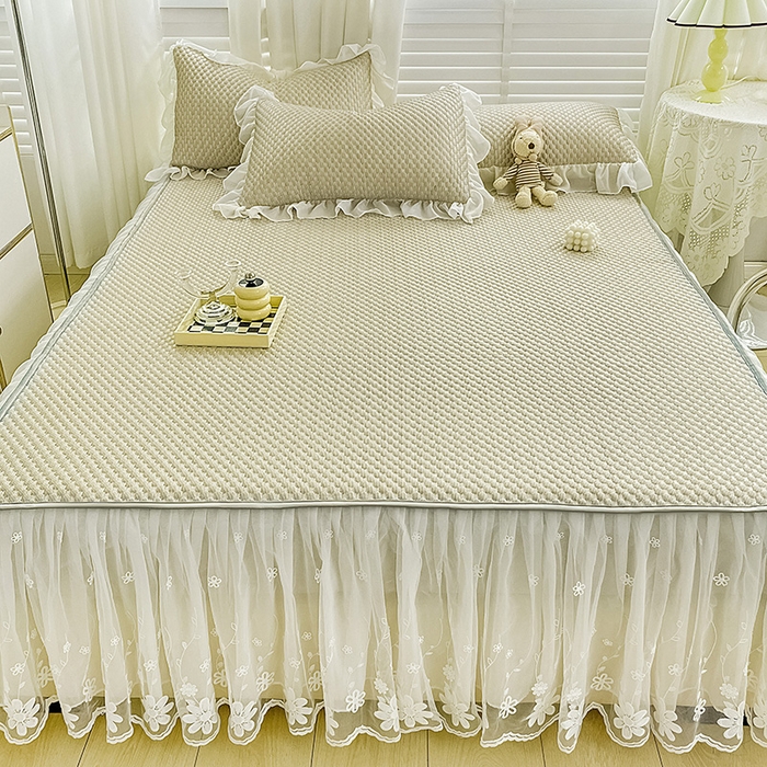 91家纺网 家纺一手货源 找家纺 罗艺轩 2024新款抗菌高克重双层复合床裙款豆豆席三件套 倾城雅韵 咖色