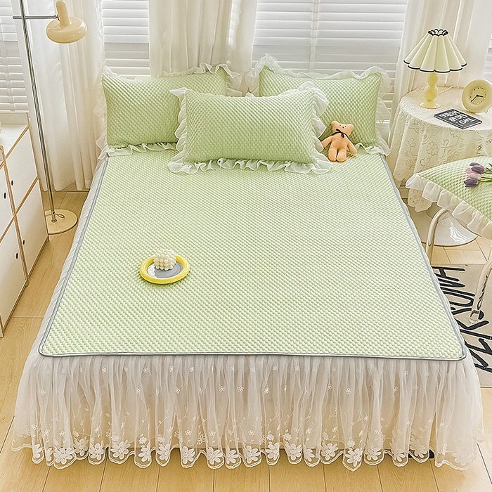 91家纺网 家纺一手货源 找家纺 罗艺轩 2024新款抗菌高克重双层复合床裙款豆豆席三件套 倾城雅韵 抹茶绿