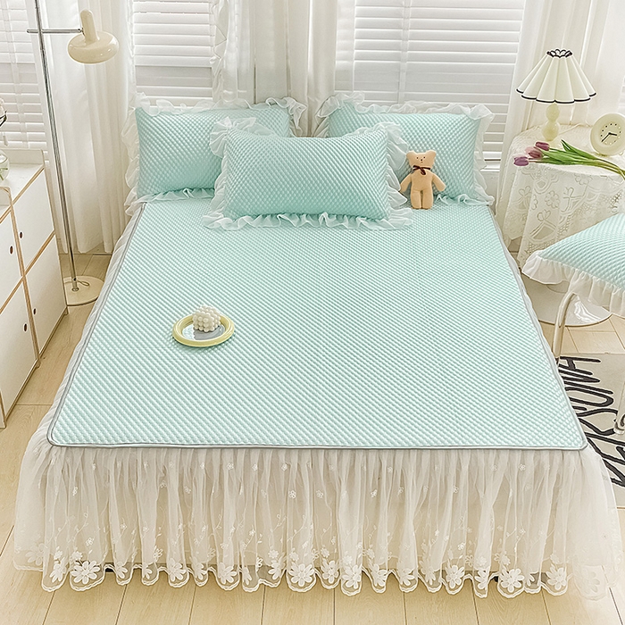 91家纺网 家纺一手货源 找家纺 罗艺轩 2024新款抗菌高克重双层复合床裙款豆豆席三件套 倾城雅韵 水绿