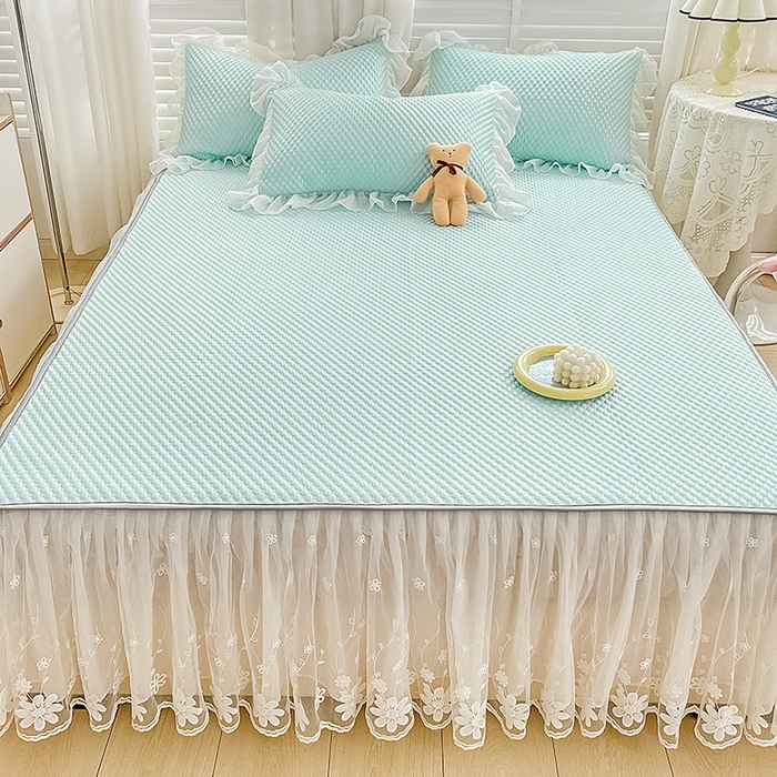 91家纺网 家纺一手货源 找家纺 罗艺轩 2024新款抗菌高克重双层复合床裙款豆豆席三件套 倾城雅韵 水绿