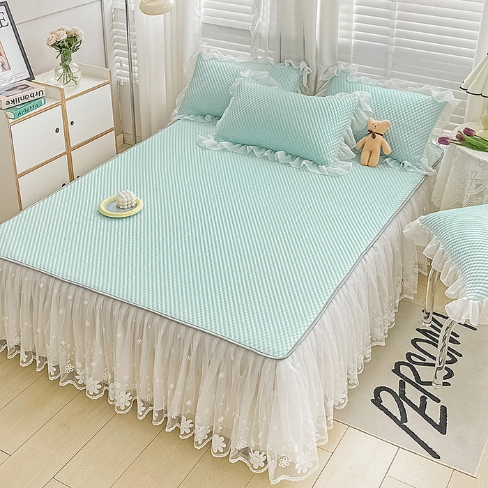 91家纺网 家纺一手货源 找家纺 罗艺轩 2024新款抗菌高克重双层复合床裙款豆豆席三件套 倾城雅韵 水绿