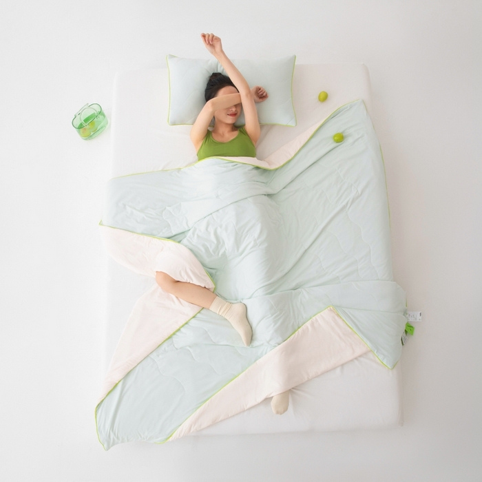 91家纺网 家纺一手货源 找家纺 乐视家纺 2024新款双面凉感被奶茶被模特图+买家秀 奶茶冻冻被-浅绿