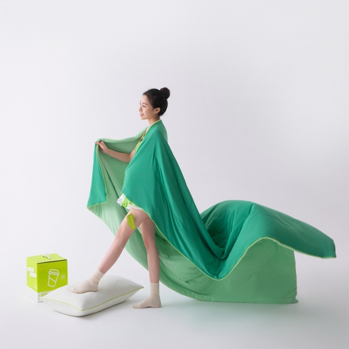 91家纺网 家纺一手货源 找家纺 乐视家纺 2024新款双面凉感被奶茶被模特图+买家秀 奶茶冻冻被-翡绿