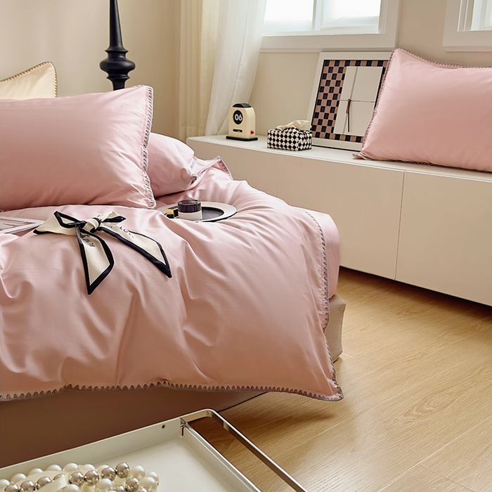 91家纺网 家纺一手货源 找家纺 怡家居2023新款100支长绒棉贝壳针四件套 萝莉粉