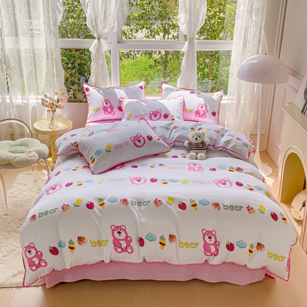 91家纺网 家纺一手货源 找家纺 乐居坊 2023第二批新款印花水洗双层纱贝壳绣四件套 草莓熊