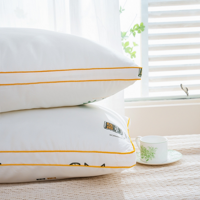 91家纺网 家纺一手货源 找家纺 拾光枕芯2023直播网红爆款多色艾草枕跑量羽丝绒枕赠品艾草黄立体中枕