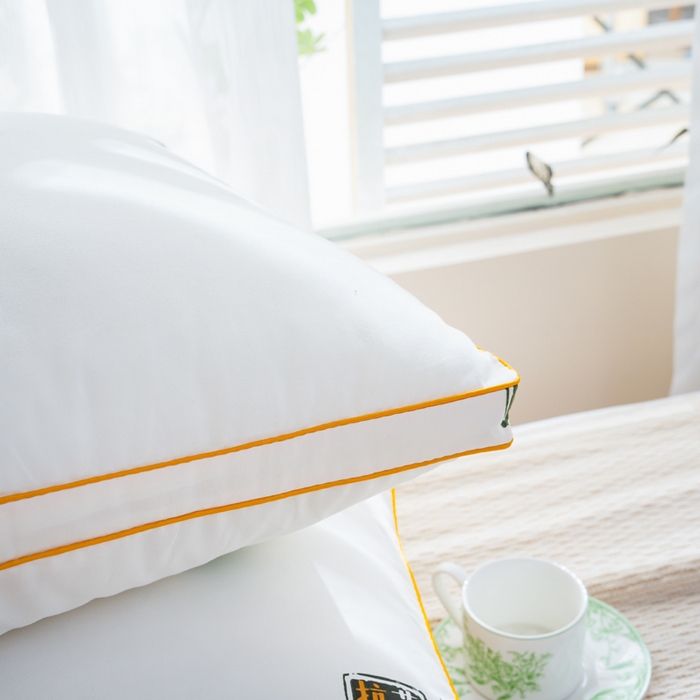 91家纺网 家纺一手货源 找家纺 拾光枕芯2023直播网红爆款多色艾草枕跑量羽丝绒枕赠品艾草黄立体中枕