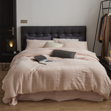 91家纺网 家纺一手货源 找家纺 名品优仓2023款水洗棉三层纱提花四件套-狡花系列 狡花少女粉