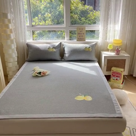 91家纺网 家纺一手货源 找家纺 鑫钰 2023新款凉感豆豆冰丝凉席 冰柠檬-冰豆豆灰（床席款）