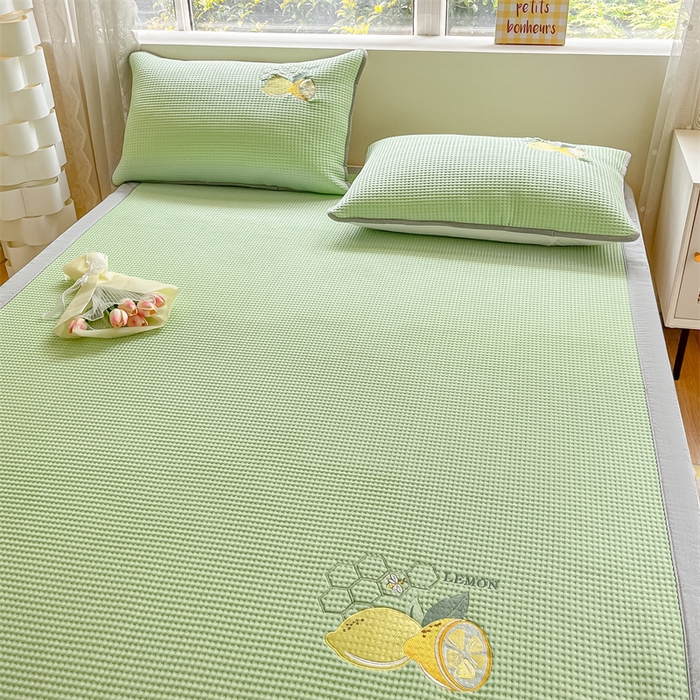 91家纺网 家纺一手货源 找家纺 鑫钰 2023新款凉感豆豆冰丝凉席 冰柠檬-华夫格绿（床席款）