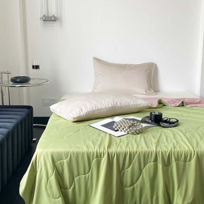 91家纺网 家纺一手货源 找家纺 西西家居 2023新款纯色凉感丝夏被 冰粉绿